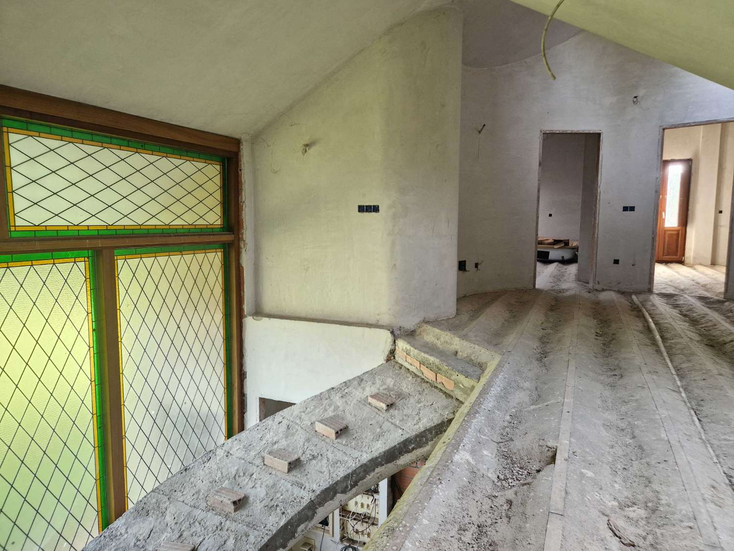 CASA ESPECTACULAR (SIN TERMINAR) ZONA DE BASTAVALES, BRION