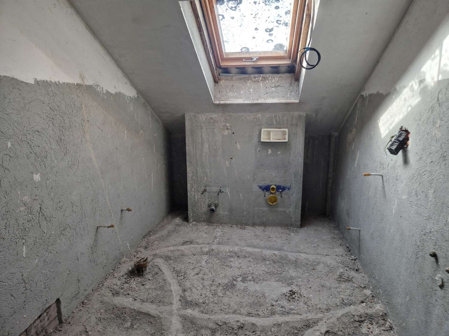 CASA ESPECTACULAR (SIN TERMINAR) ZONA DE BASTAVALES, BRION