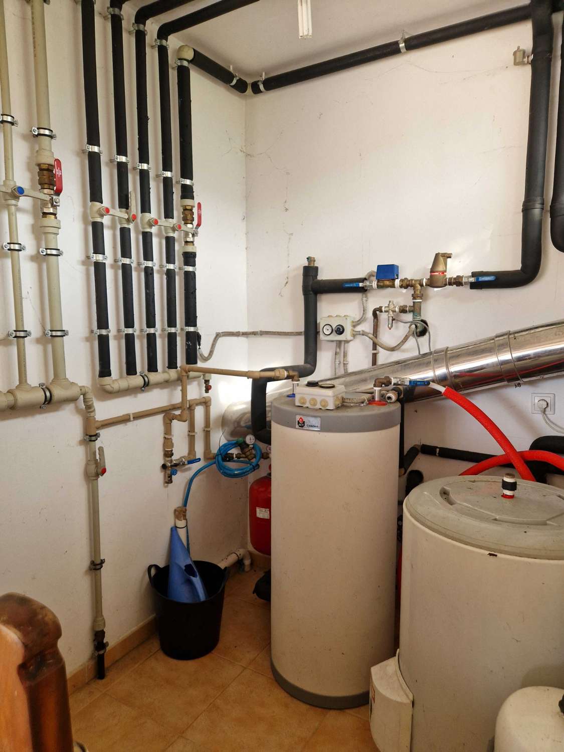 CASA ESPECTACULAR (SIN TERMINAR) ZONA DE BASTAVALES, BRION