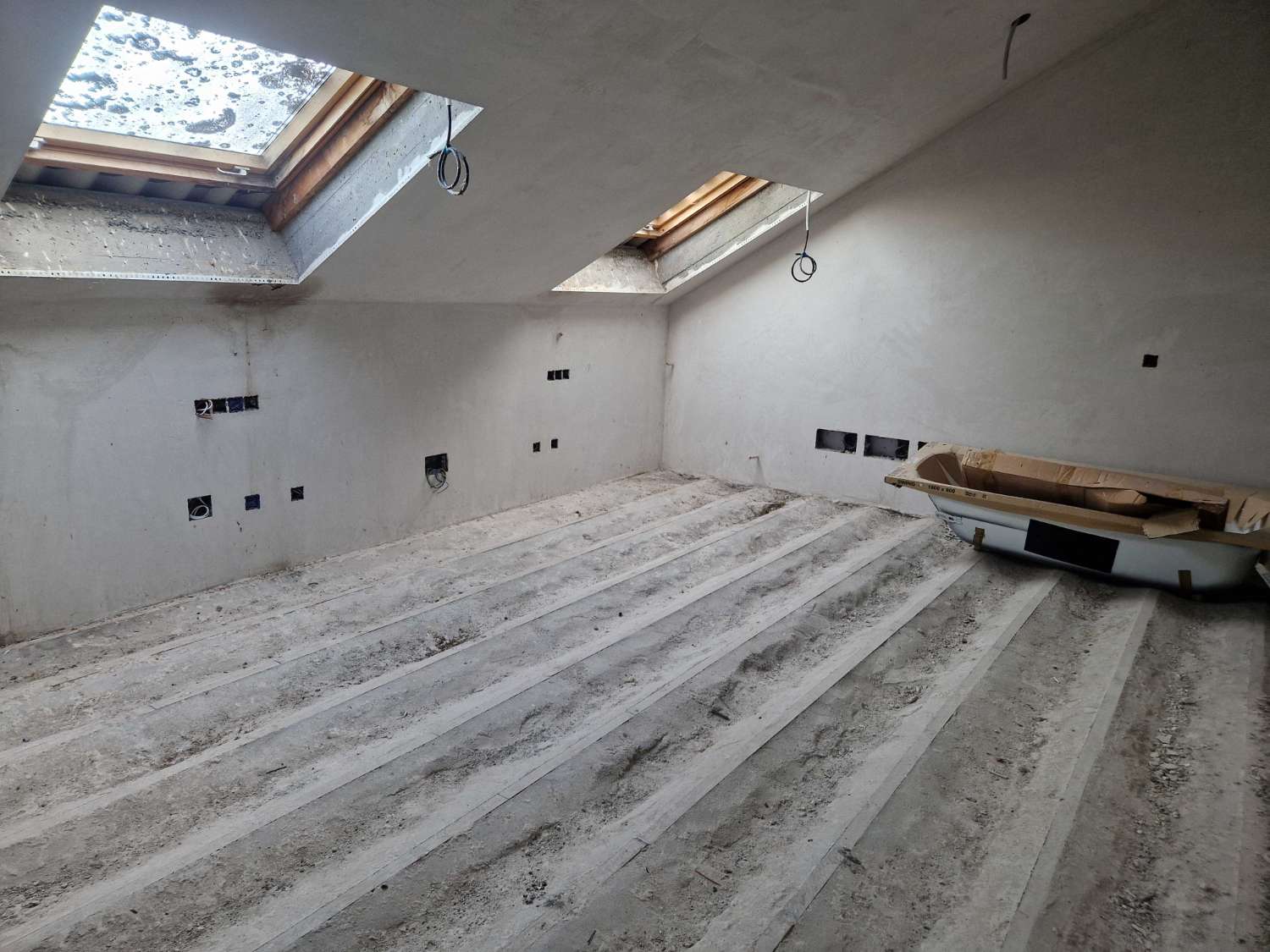 CASA ESPECTACULAR (SIN TERMINAR) ZONA DE BASTAVALES, BRION