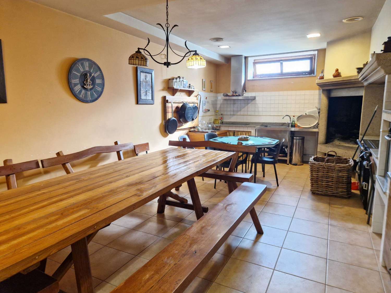 CASA ESPECTACULAR (SIN TERMINAR) ZONA DE BASTAVALES, BRION