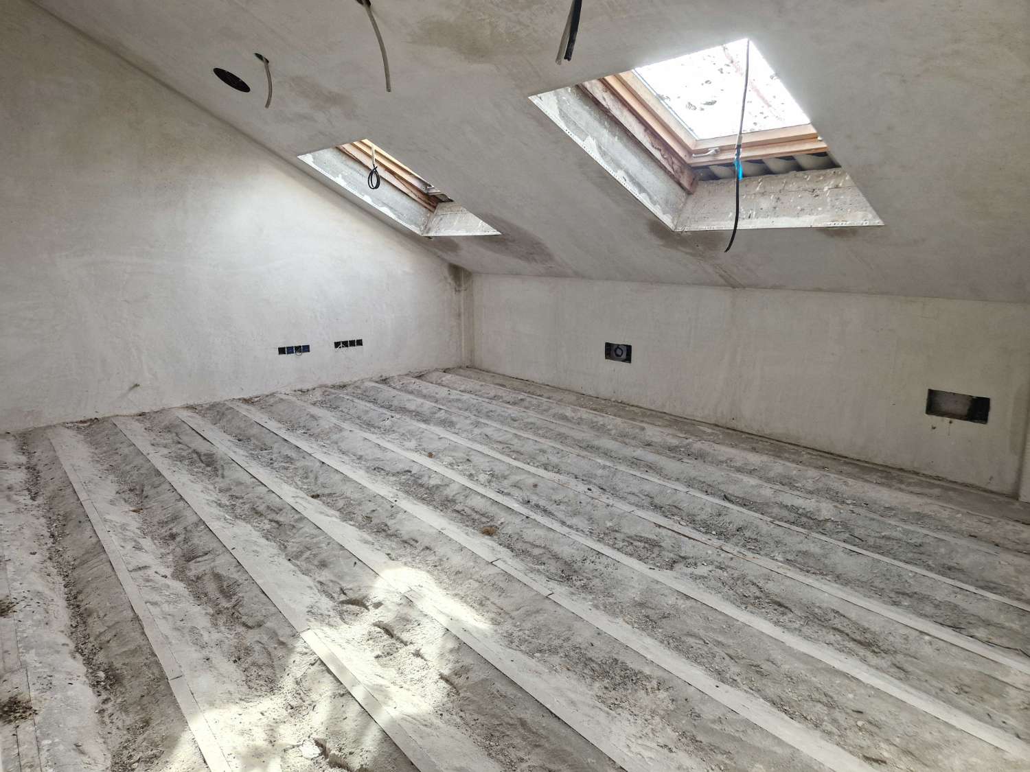 CASA ESPECTACULAR (SIN TERMINAR) ZONA DE BASTAVALES, BRION