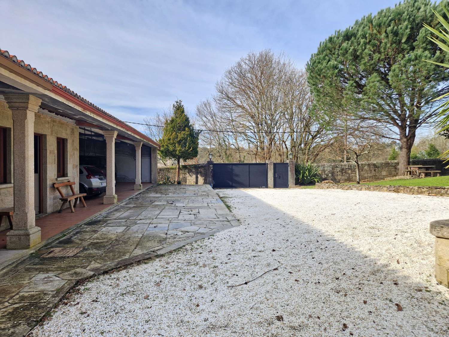 CASA ESPECTACULAR (SIN TERMINAR) ZONA DE BASTAVALES, BRION