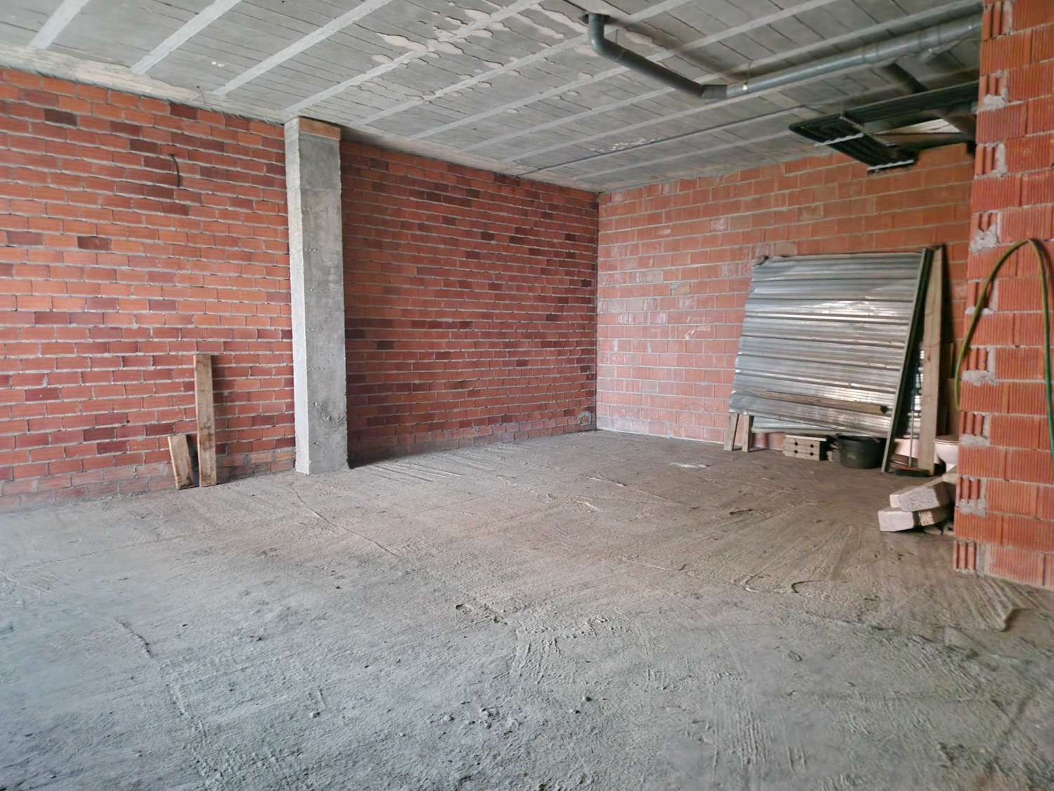 ALQUILER DE LOCAL EN BERTAMIRANS