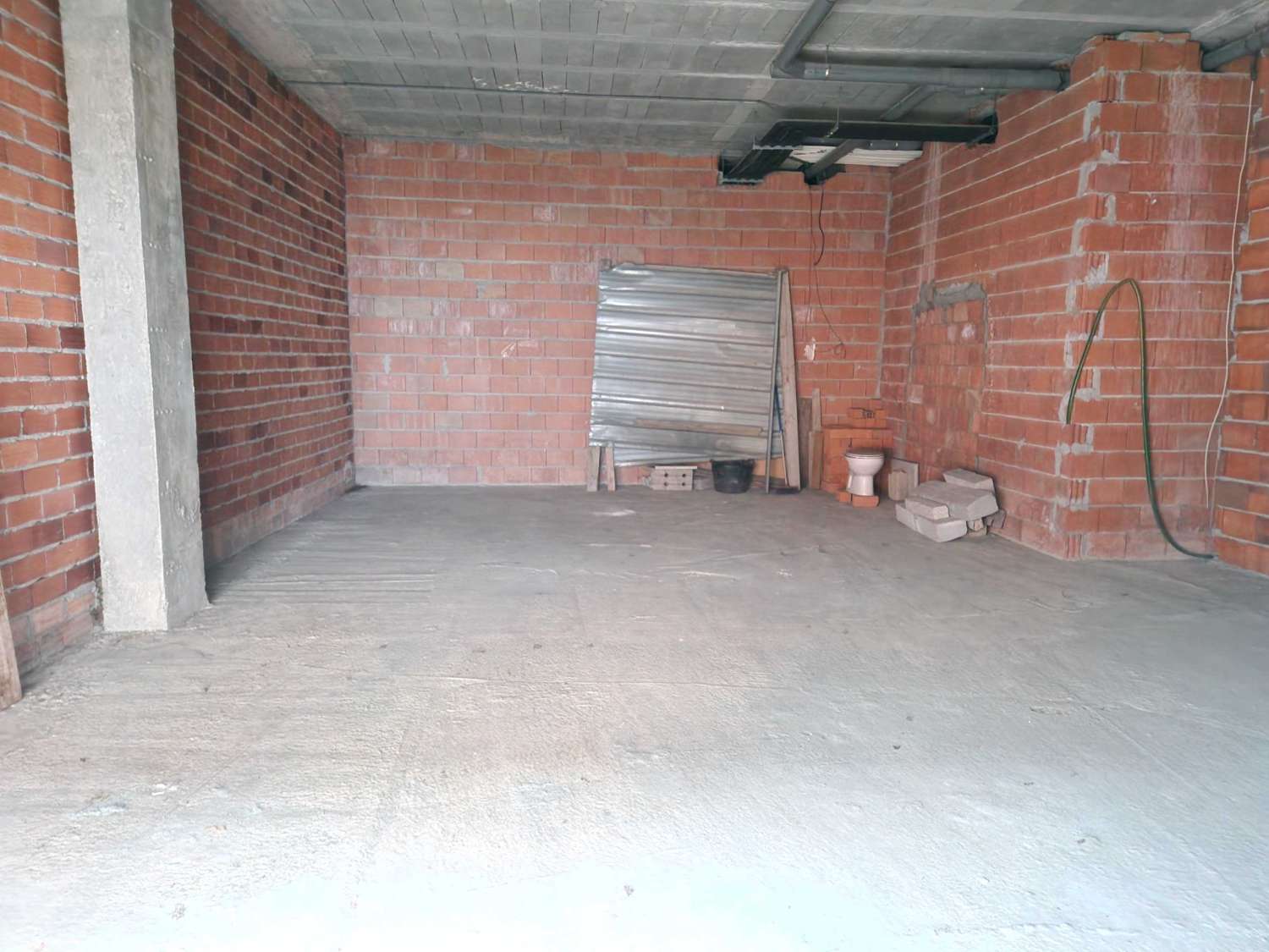 ALQUILER DE LOCAL EN BERTAMIRANS