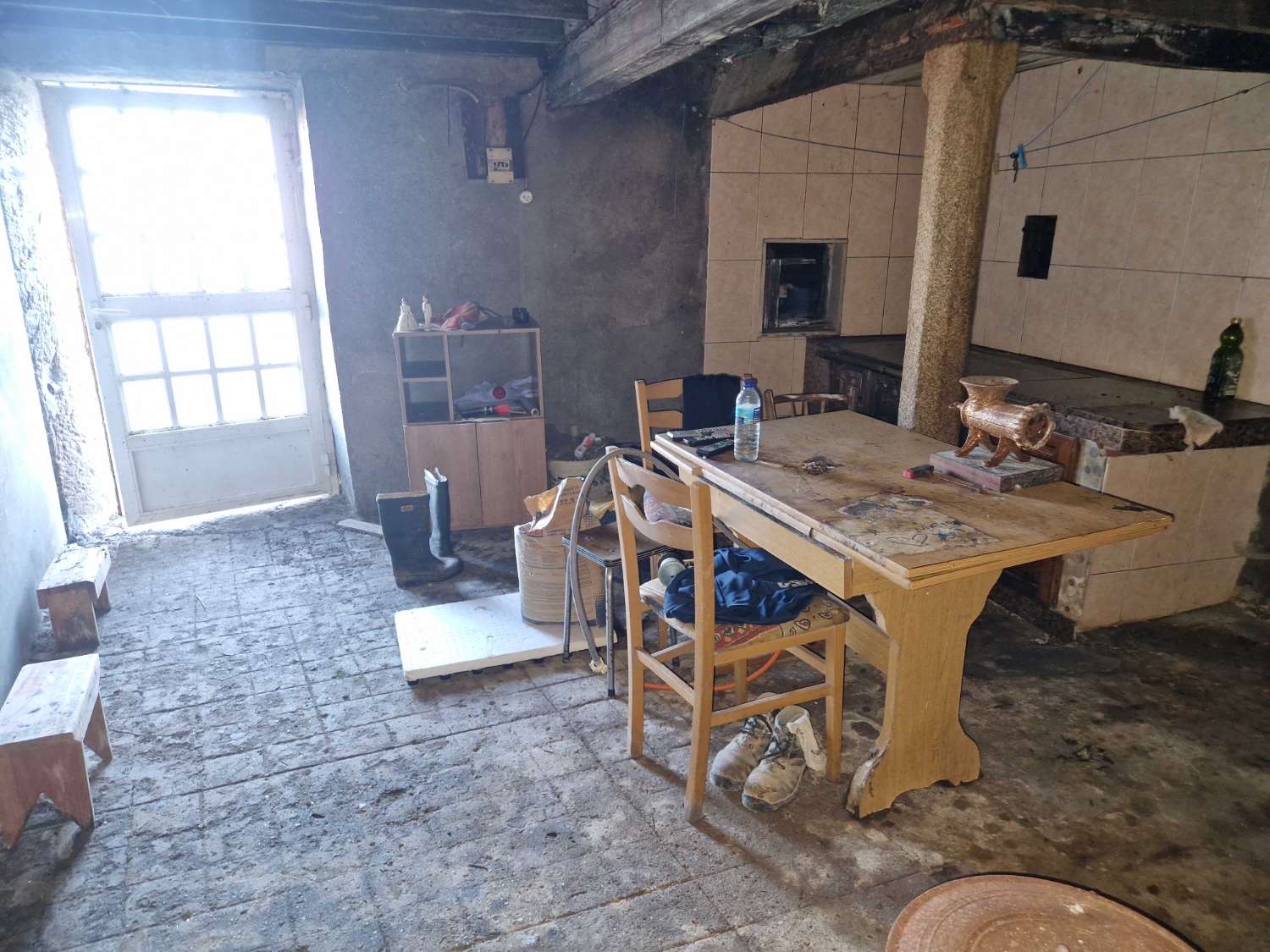 CASA DE PIEDRA PARA REHABILITAR AL LADO DE AMES