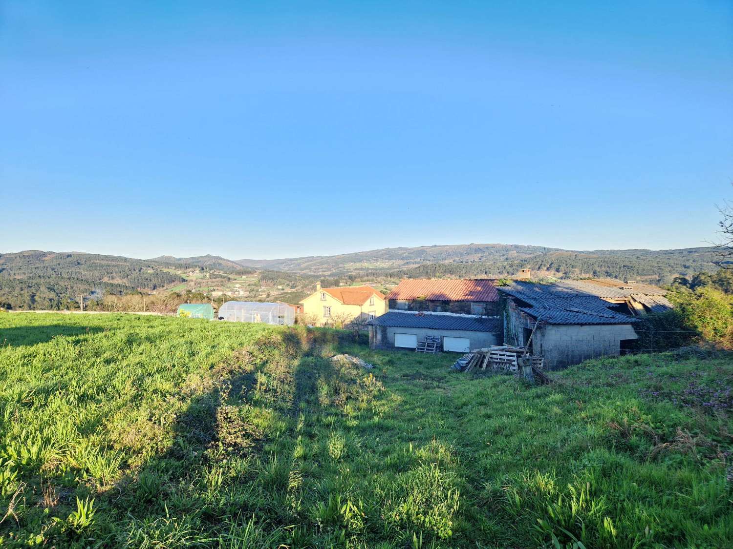 CASA DE PIEDRA PARA REHABILITAR AL LADO DE AMES