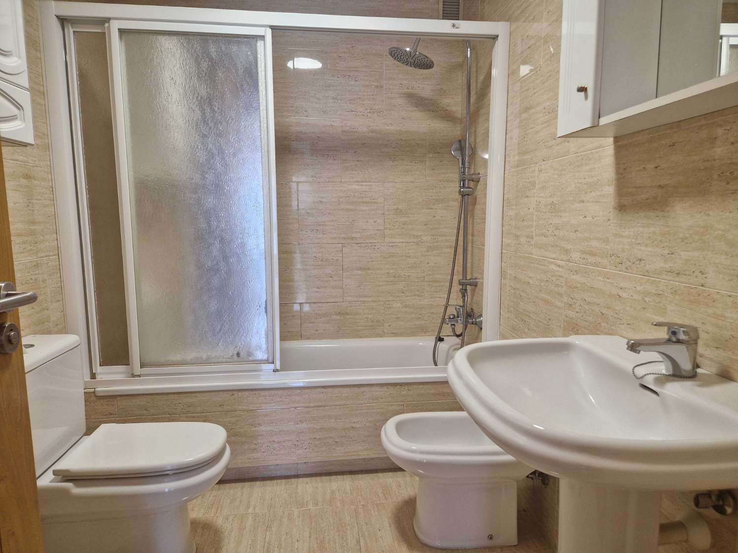 PISO IIMPECABLE 2 DORMITORIOS EN BERTAMIRANS
