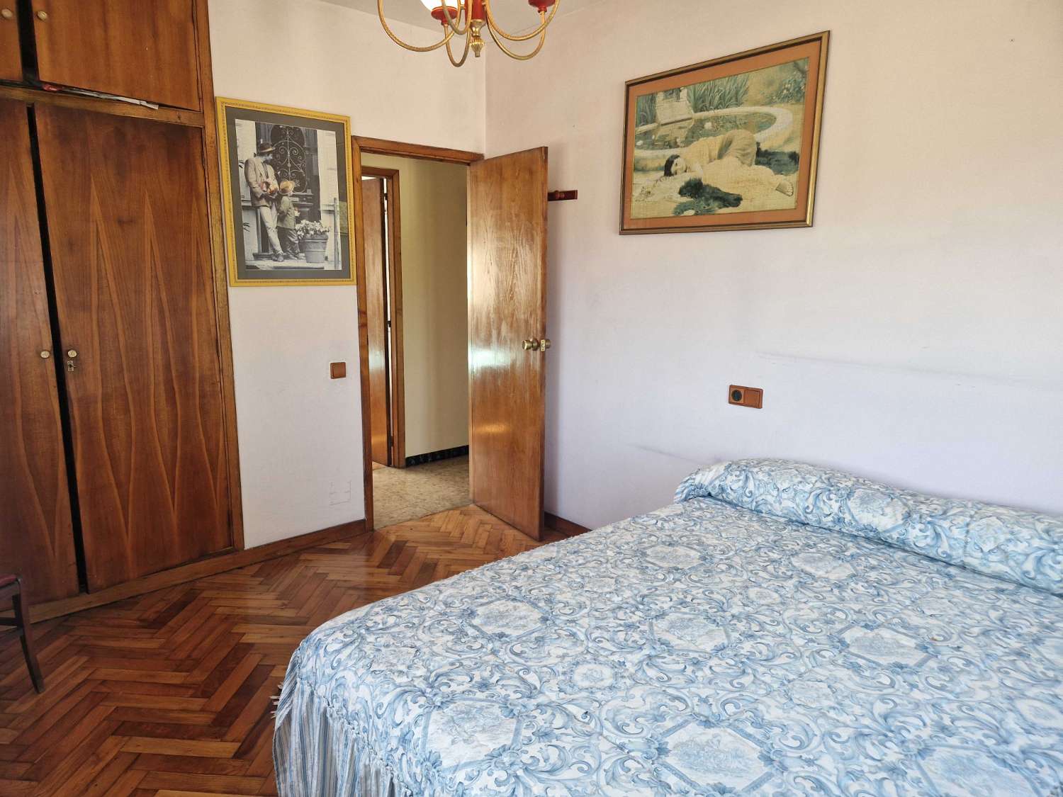 CASA INDEPENDIENTE CON FINCA CERRADA Y ALMACEN EN AMES