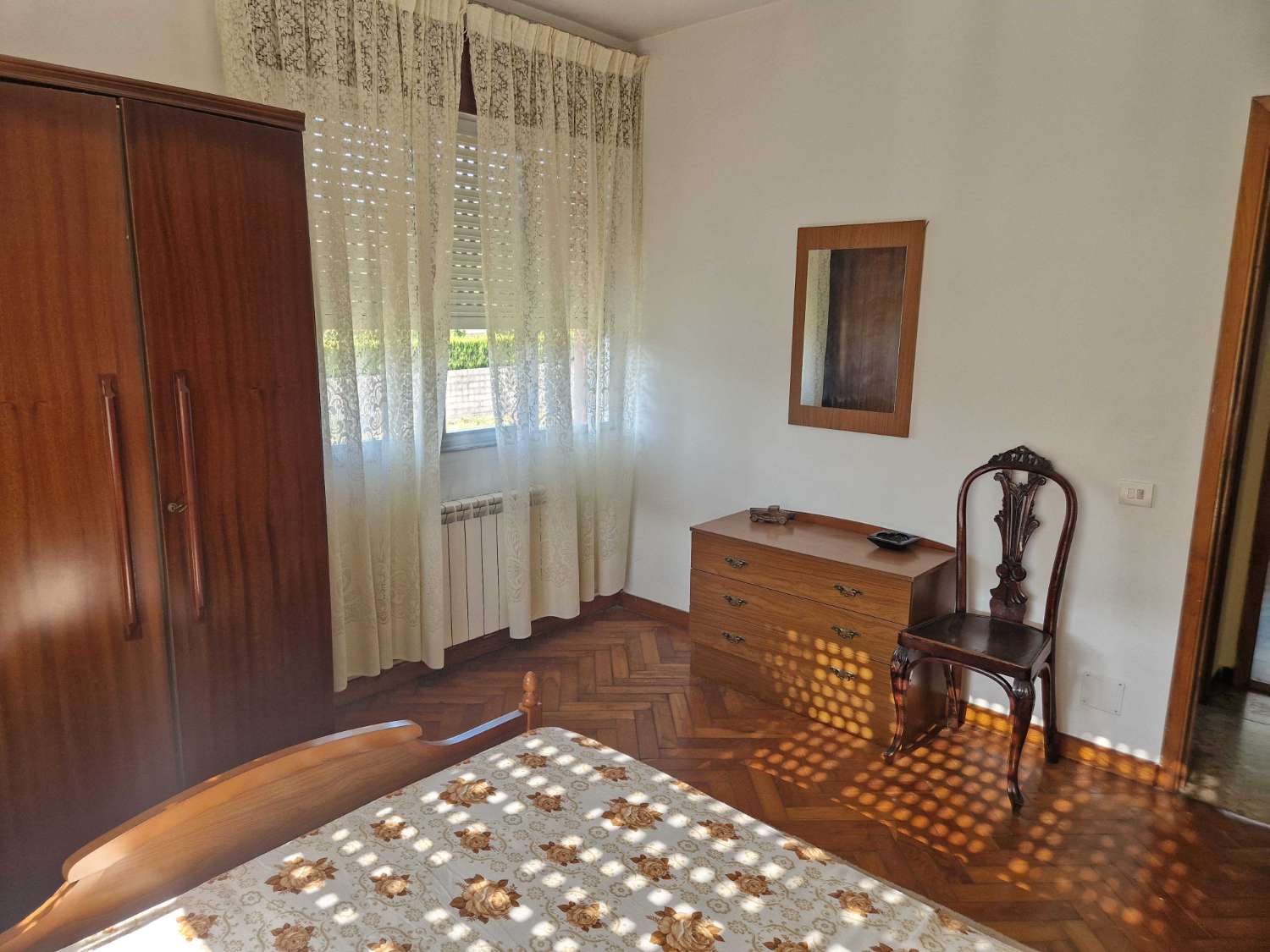 CASA INDEPENDIENTE CON FINCA CERRADA Y ALMACEN EN AMES