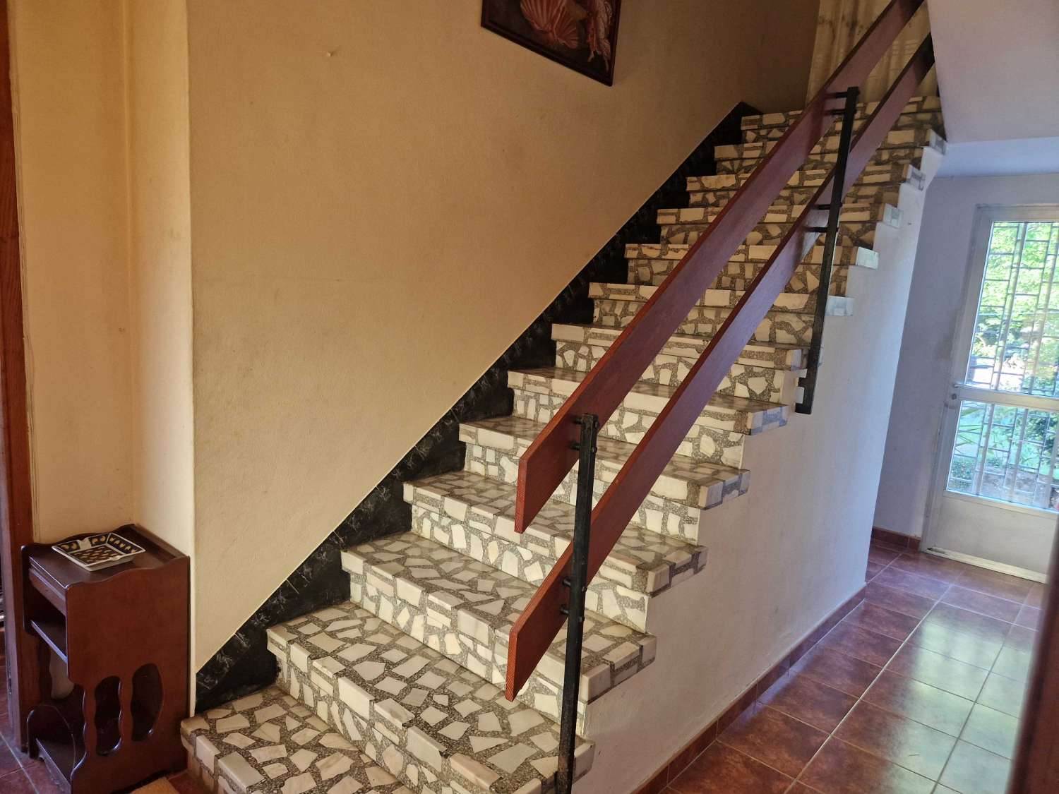 CASA INDEPENDIENTE CON FINCA CERRADA Y ALMACEN EN AMES