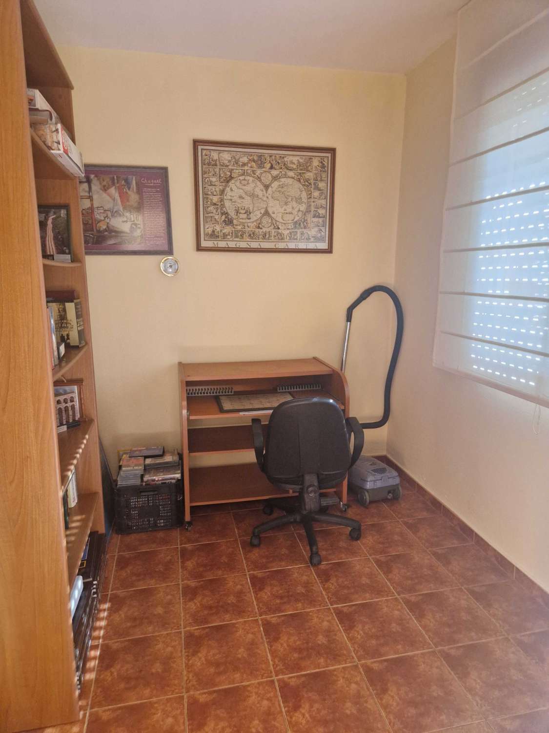 CASA INDEPENDIENTE CON FINCA CERRADA Y ALMACEN EN AMES