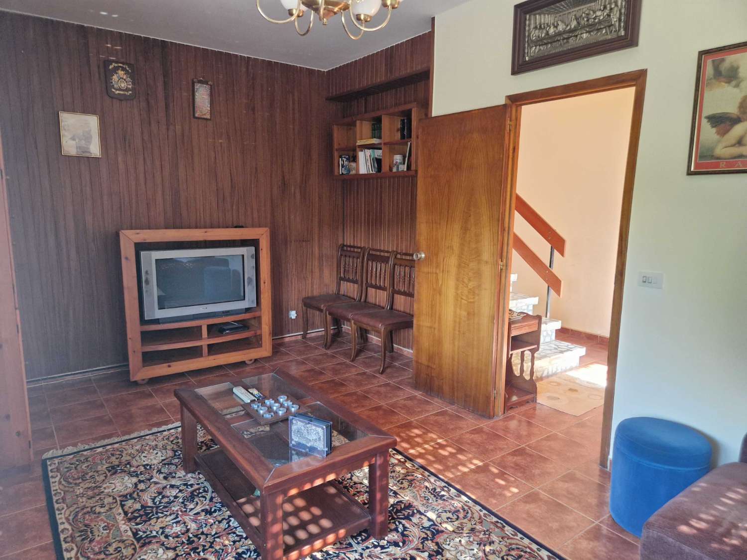 CASA INDEPENDIENTE CON FINCA CERRADA Y ALMACEN EN AMES