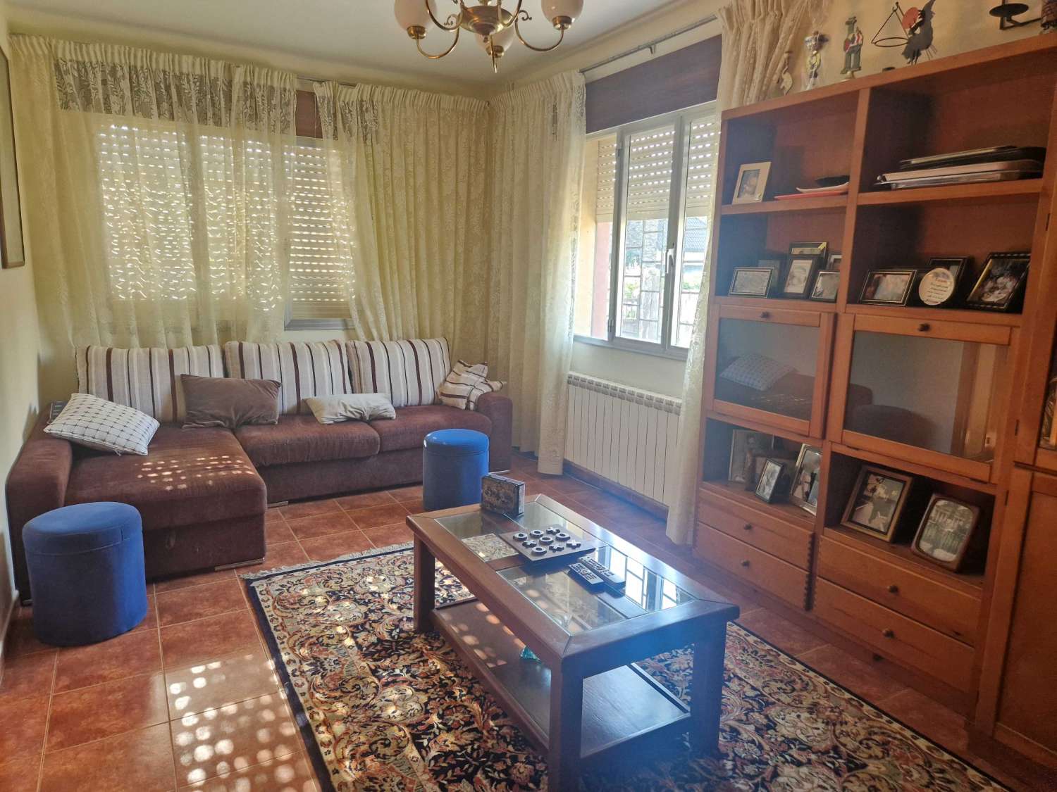 CASA INDEPENDIENTE CON FINCA CERRADA Y ALMACEN EN AMES