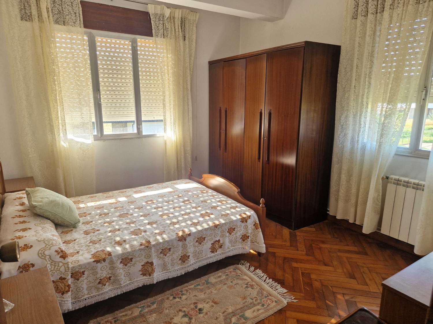 CASA INDEPENDIENTE CON FINCA CERRADA Y ALMACEN EN AMES