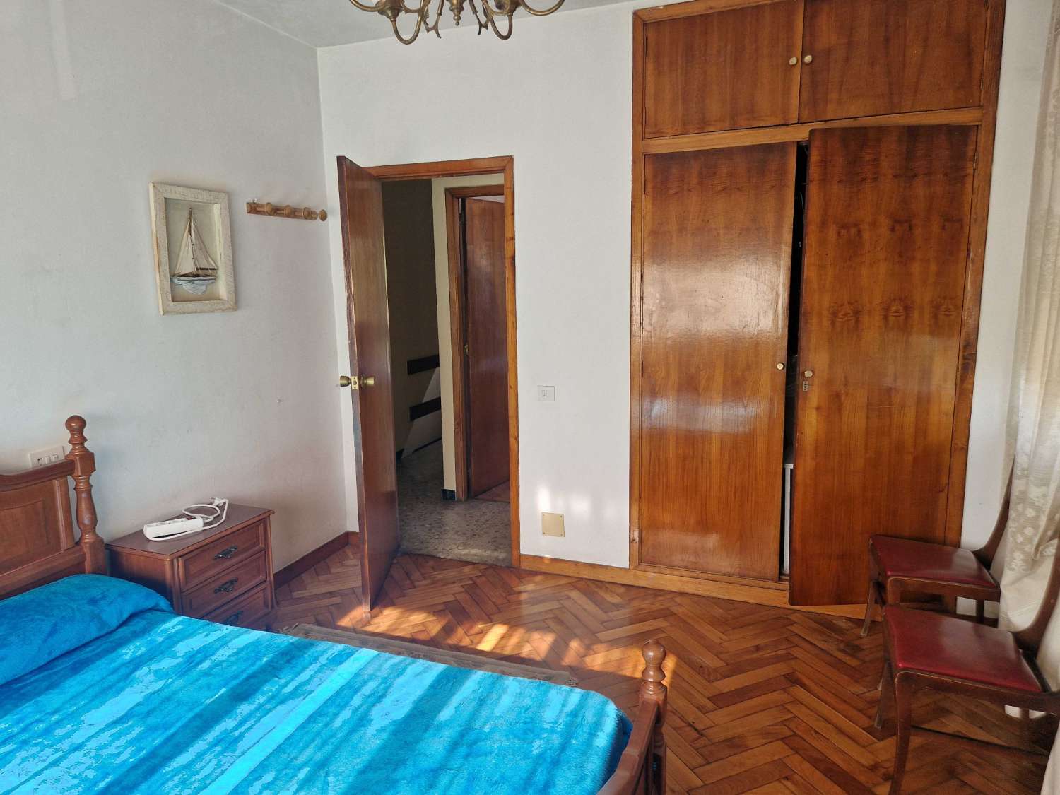 CASA INDEPENDIENTE CON FINCA CERRADA Y ALMACEN EN AMES