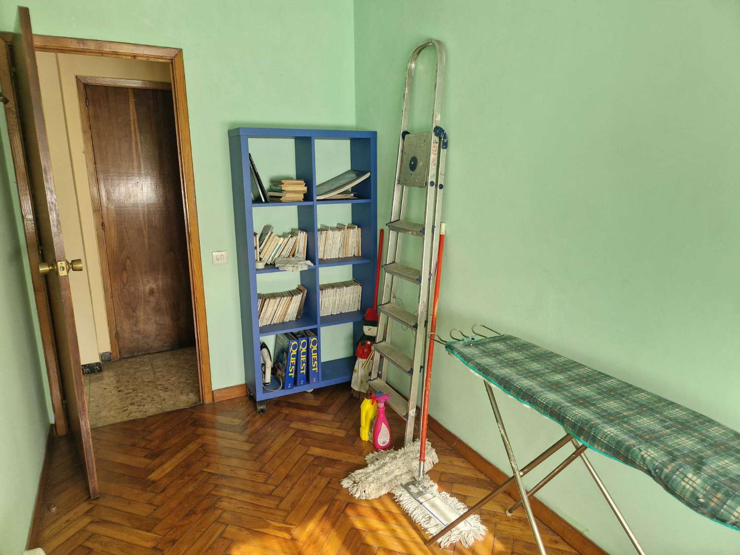 CASA INDEPENDIENTE CON FINCA CERRADA Y ALMACEN EN AMES