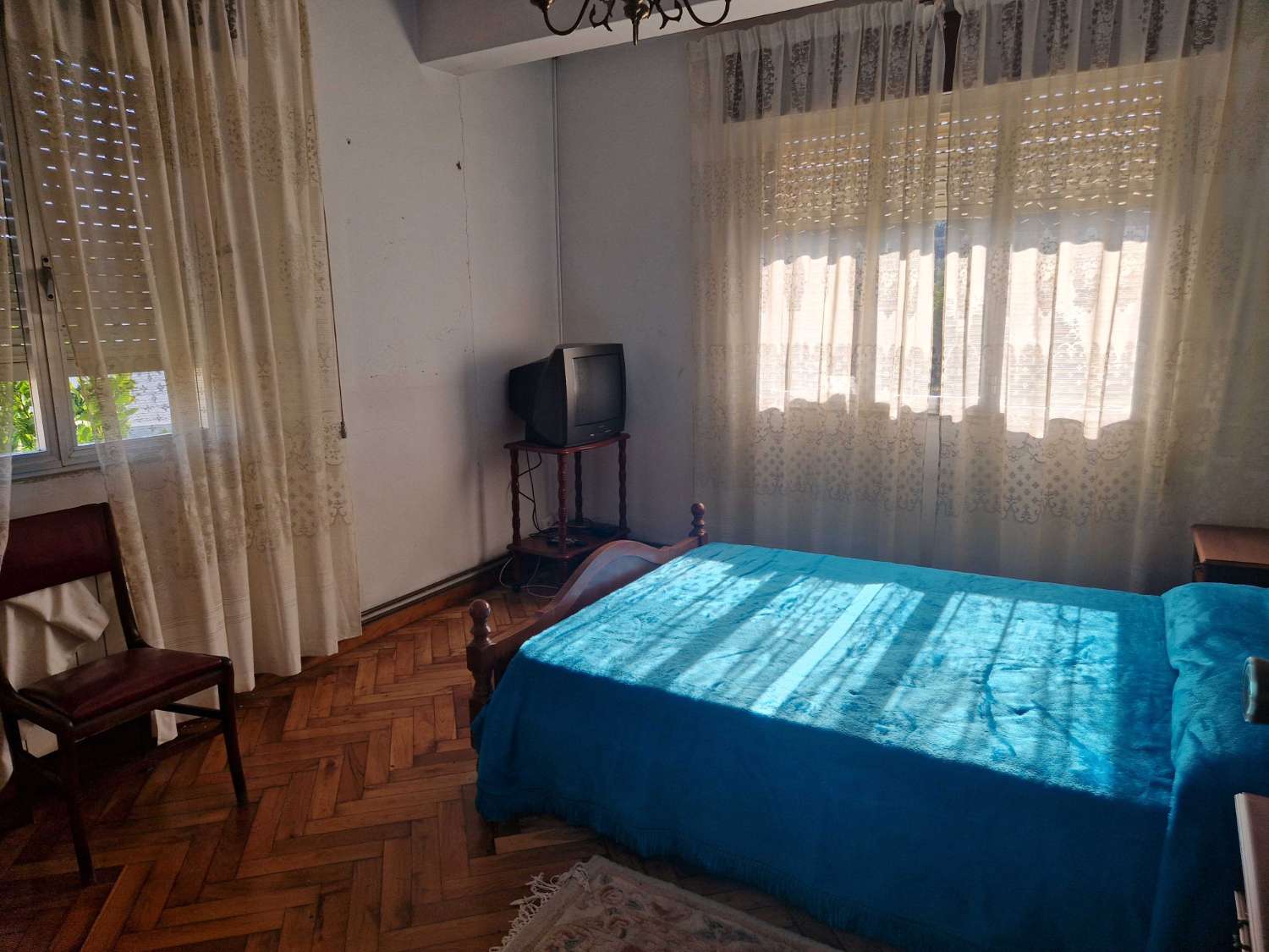 CASA INDEPENDIENTE CON FINCA CERRADA Y ALMACEN EN AMES