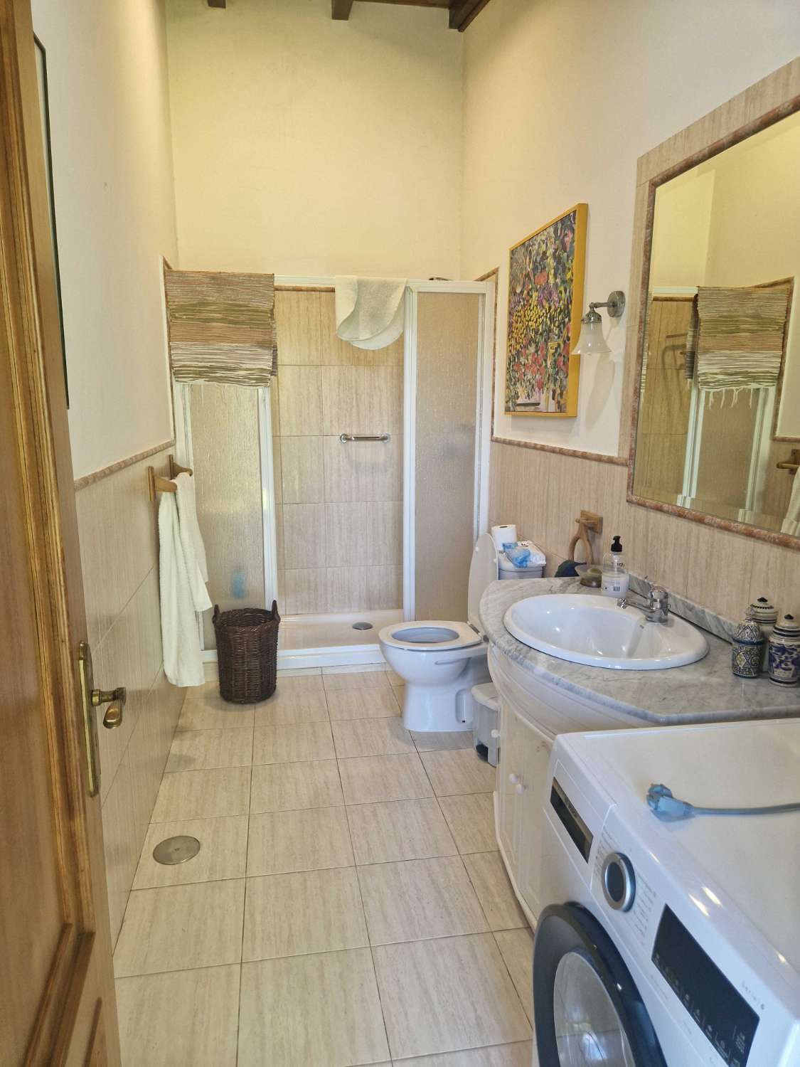 CASA AMPLIA CON PISCINA Y FINCA CERRADA, ZONA LUAÑA, BRION