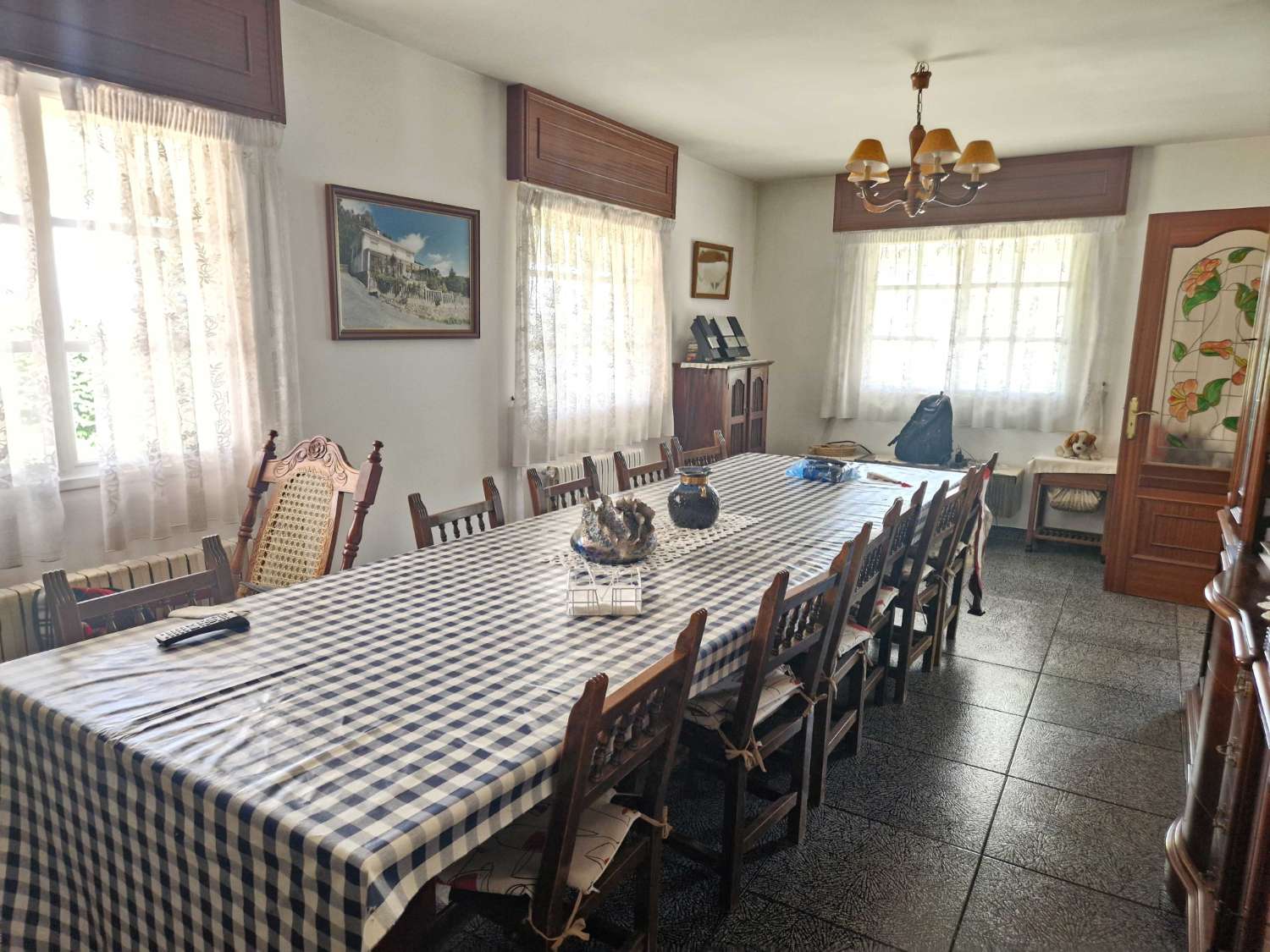 CASA AMPLIA CON PISCINA Y FINCA CERRADA, ZONA LUAÑA, BRION