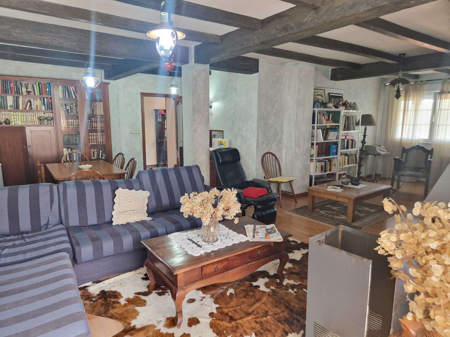 CASA AMPLIA CON PISCINA Y FINCA CERRADA, ZONA LUAÑA, BRION