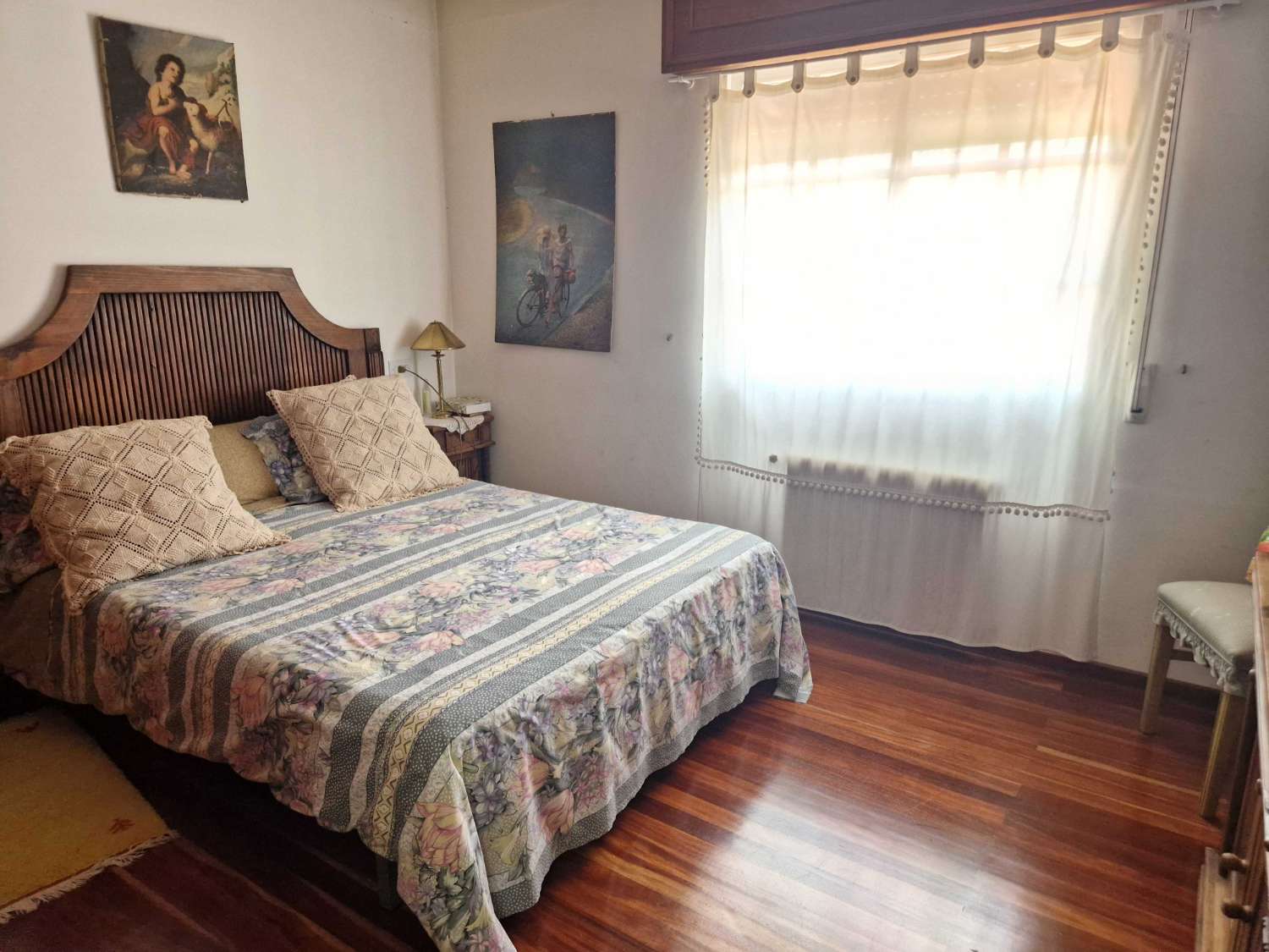 CASA AMPLIA CON PISCINA Y FINCA CERRADA, ZONA LUAÑA, BRION