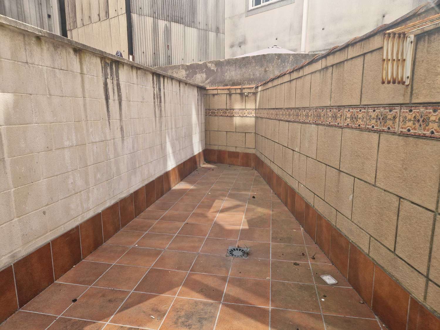 PISO AMPLIO EN EL CENTRO DE VILAGARCIA DE AROUSA