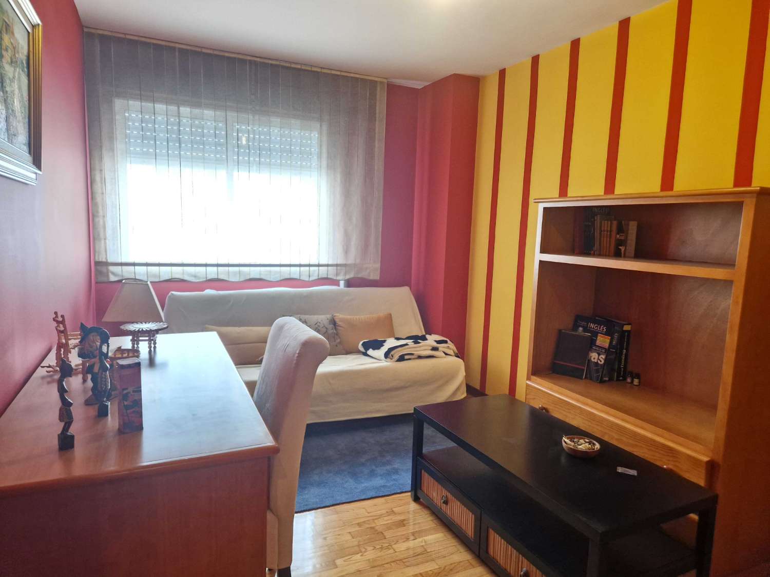 PISO AMPLIO EN EL CENTRO DE VILAGARCIA DE AROUSA