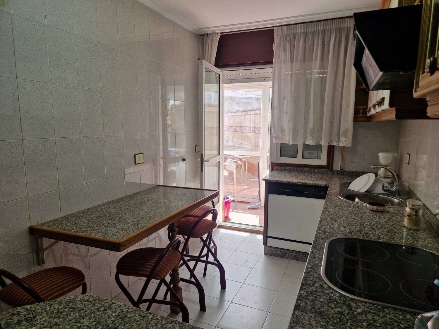 PISO AMPLIO EN EL CENTRO DE VILAGARCIA DE AROUSA