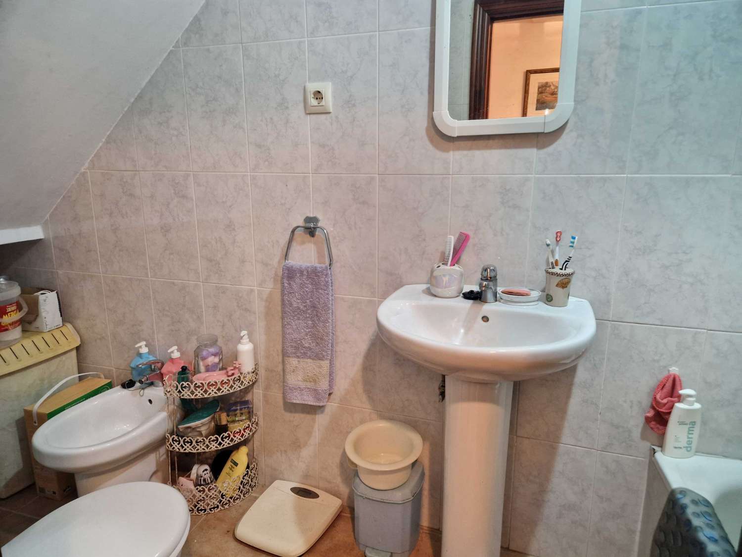CASA PEQUEÑA CON PARCELA APARTE EN ZONA DE BASTAVALES, BRION