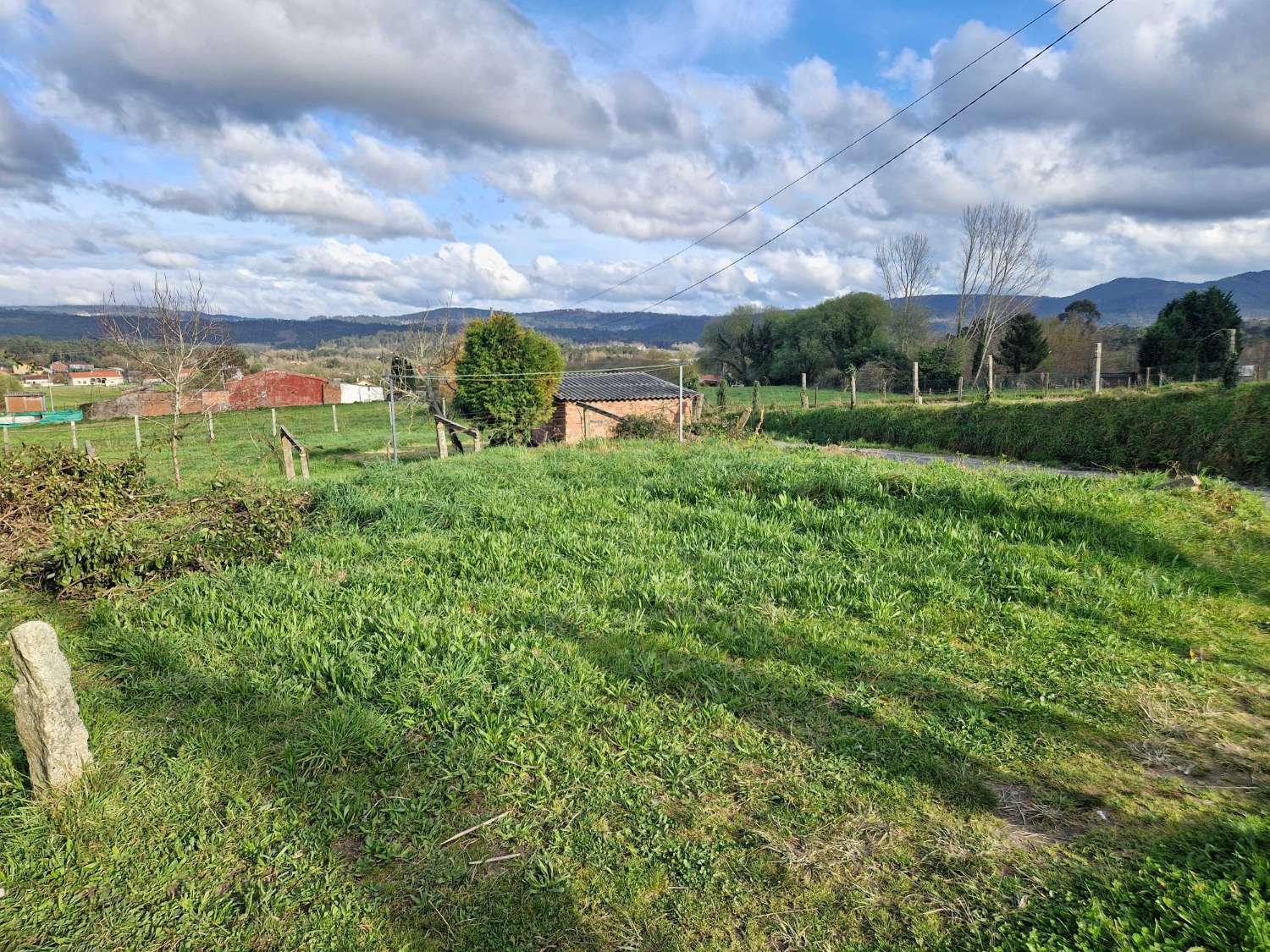 CASA PEQUEÑA CON PARCELA APARTE EN ZONA DE BASTAVALES, BRION