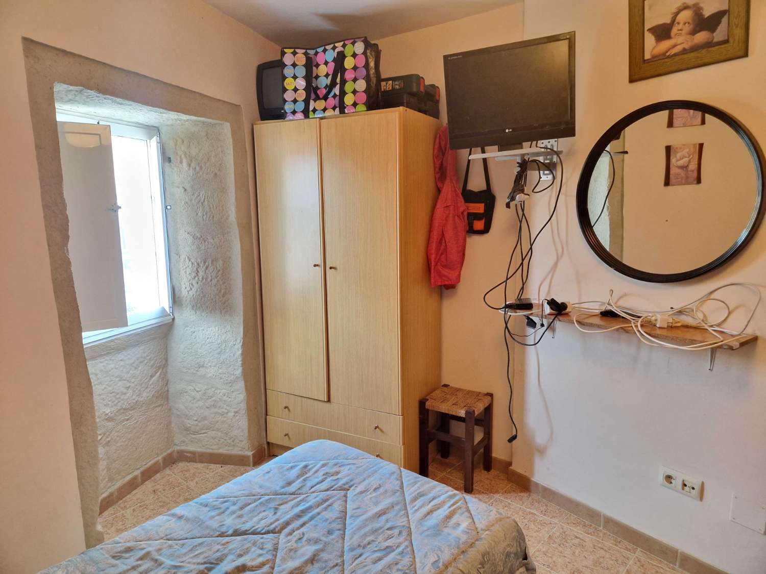 CASA PEQUEÑA CON PARCELA APARTE EN ZONA DE BASTAVALES, BRION