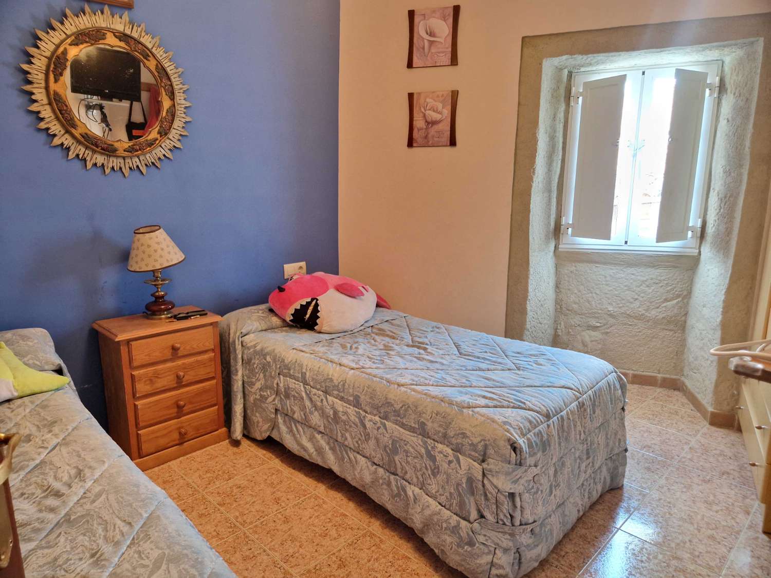 CASA PEQUEÑA CON PARCELA APARTE EN ZONA DE BASTAVALES, BRION