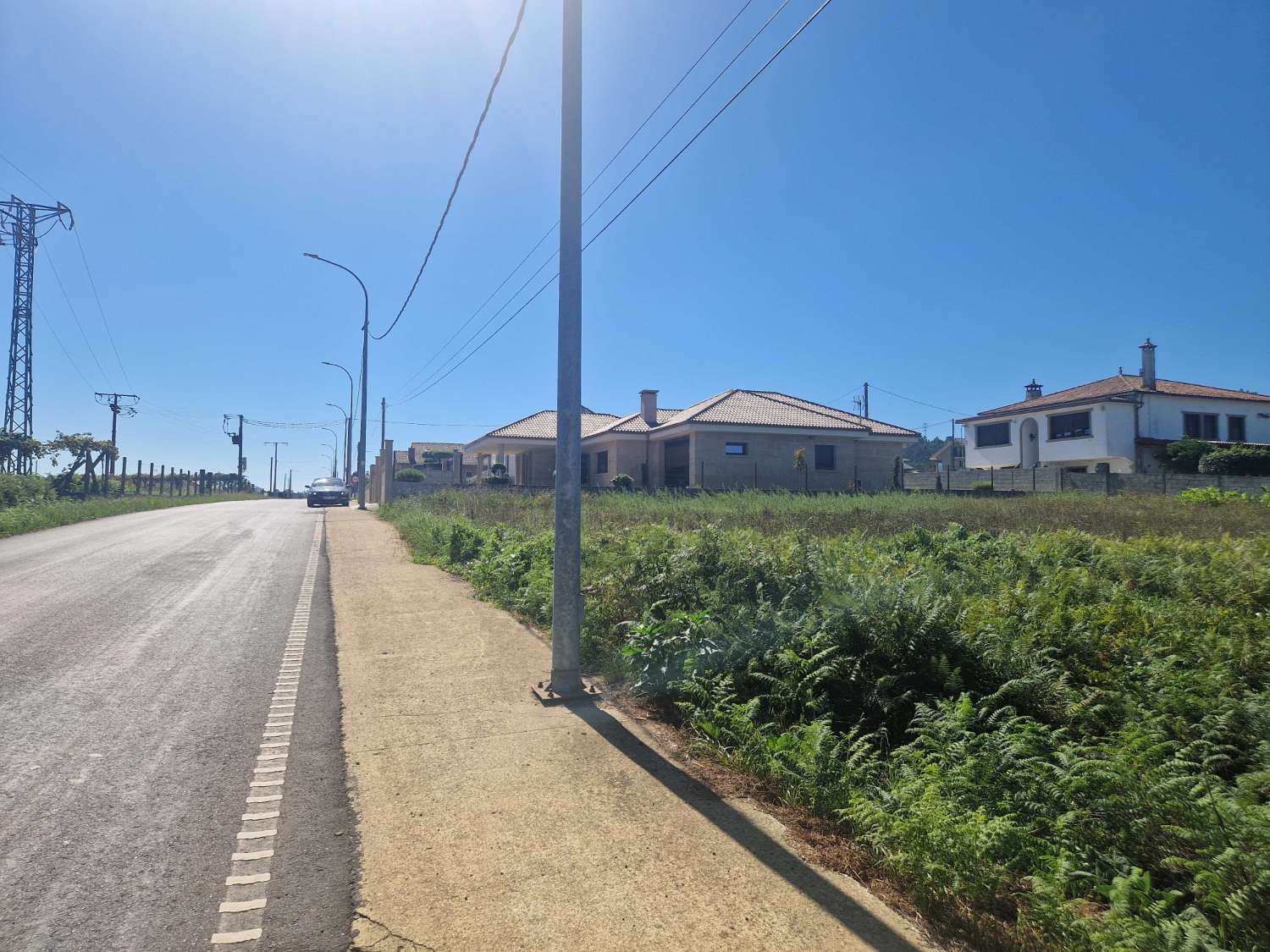 FINCA EDIFICABLE EN BASTAVALES, BRION