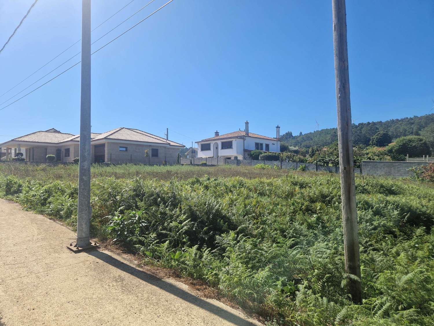 FINCA EDIFICABLE EN BASTAVALES, BRION