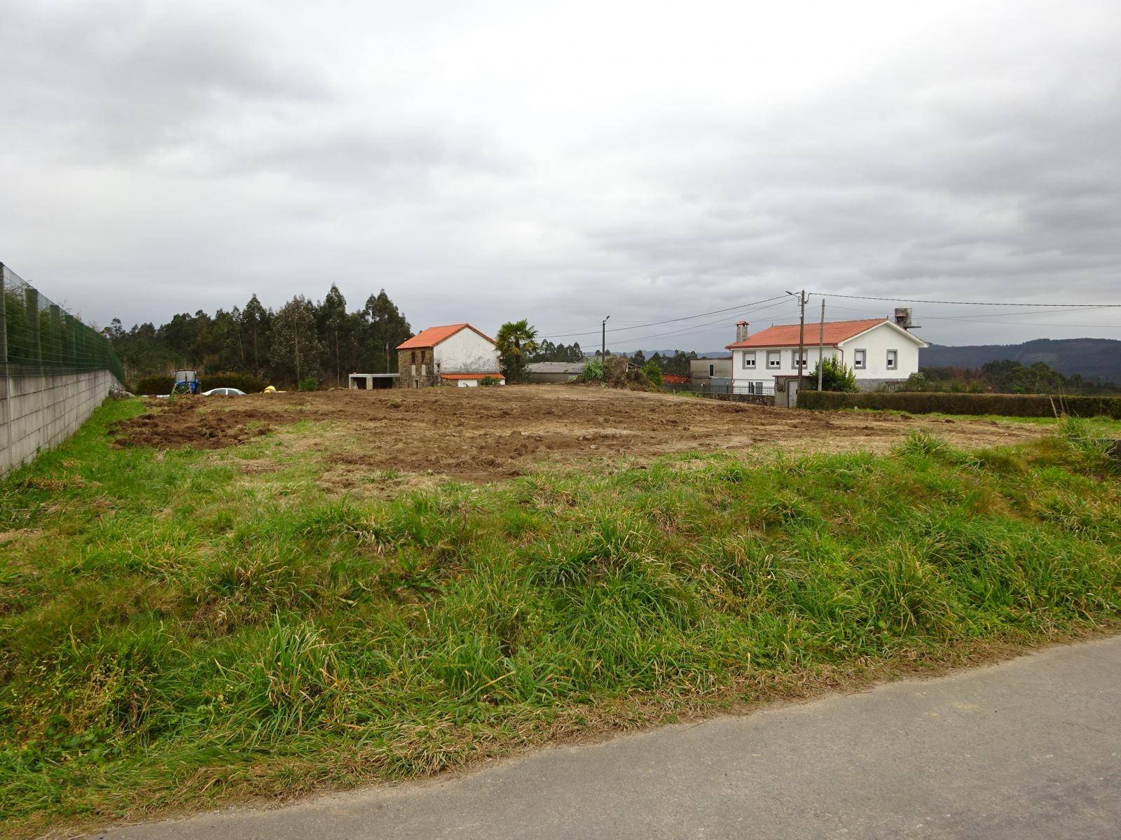 FINCA DIVIDIDA EN 2 PARCELAS ZONA DE TROITOSENDE, A BAÑA