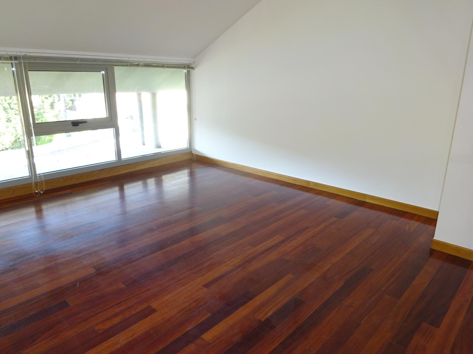 PRECIOSO DUPLEX AMPLIO Y LUMINOSO EN O TREMO, BRION