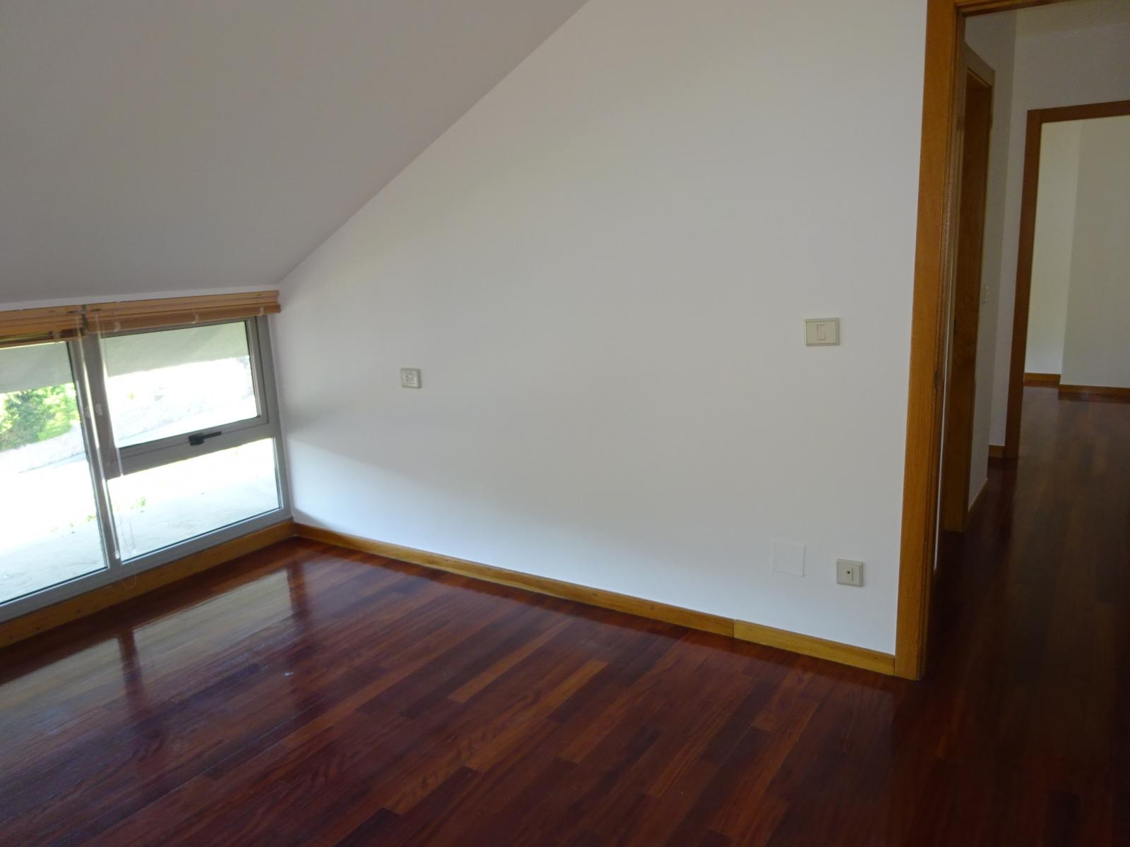 PRECIOSO DUPLEX AMPLIO Y LUMINOSO EN O TREMO, BRION