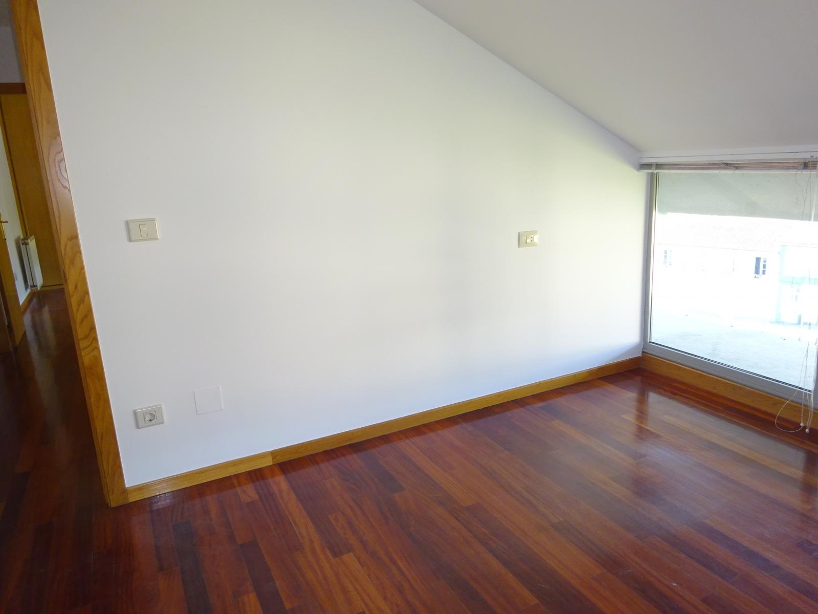 PRECIOSO DUPLEX AMPLIO Y LUMINOSO EN O TREMO, BRION