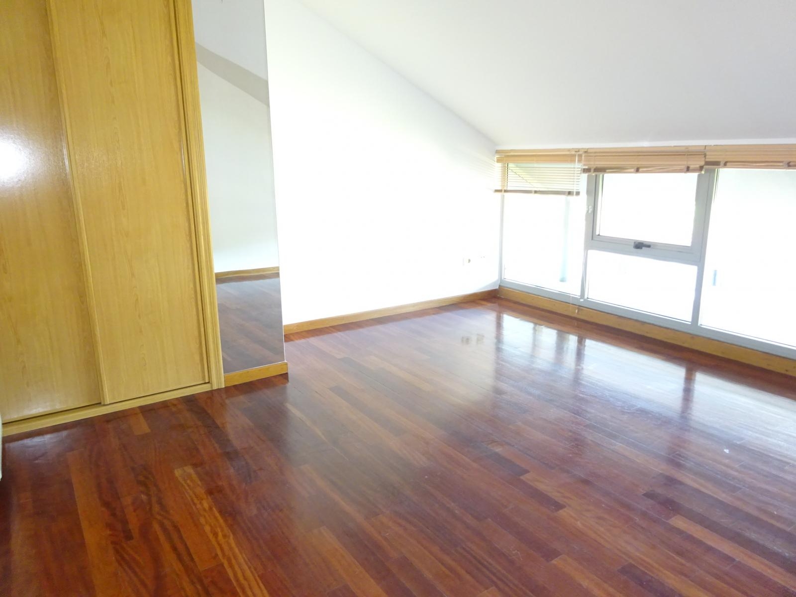 PRECIOSO DUPLEX AMPLIO Y LUMINOSO EN O TREMO, BRION