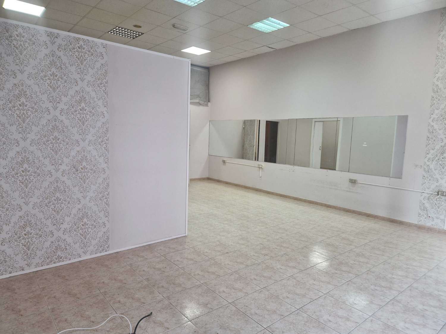 Local en aluguer en Ames