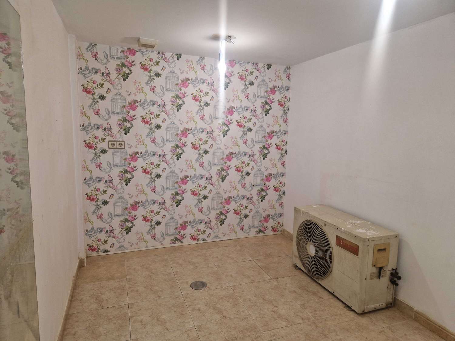 Local en aluguer en Ames