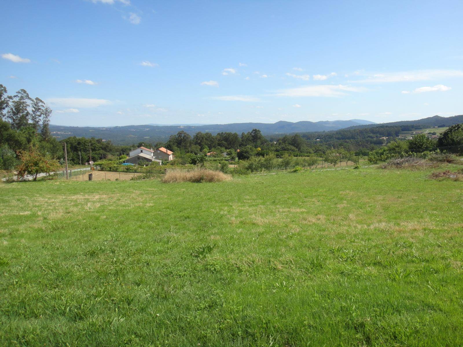 FINCA EDIFICABLE CON PRECIOSAS VISTAS, ZONA DE GRONZO, BRION