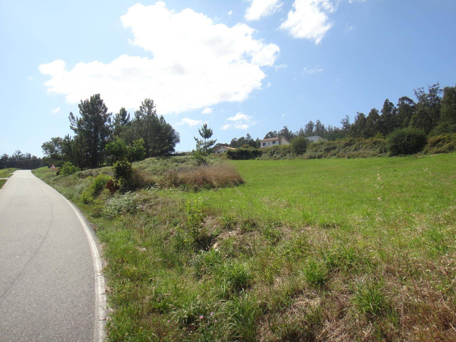 FINCA EDIFICABLE CON PRECIOSAS VISTAS, ZONA DE GRONZO, BRION