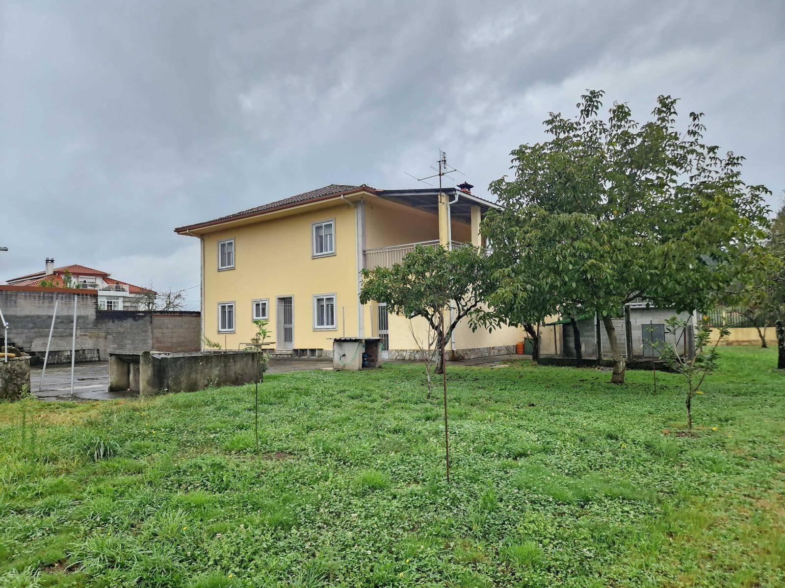 CASA AMPLIA CON TERRENO EN ZONA DE BIDUIDO, AMES