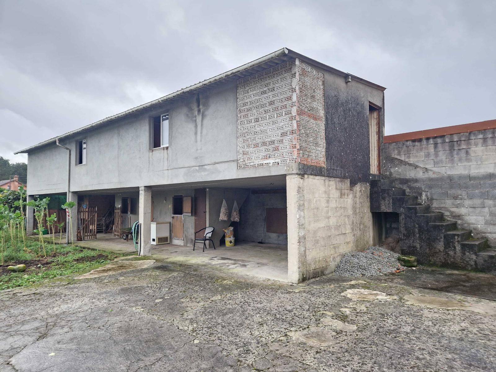 CASA AMPLIA CON TERRENO EN ZONA DE BIDUIDO, AMES