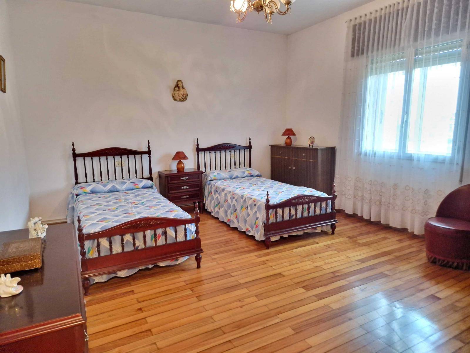 CASA AMPLIA CON TERRENO EN ZONA DE BIDUIDO, AMES