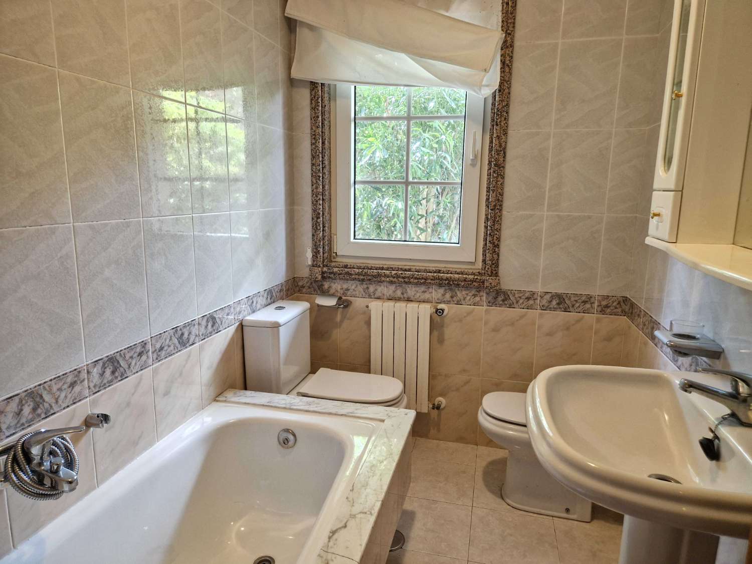 House for rent in Brión