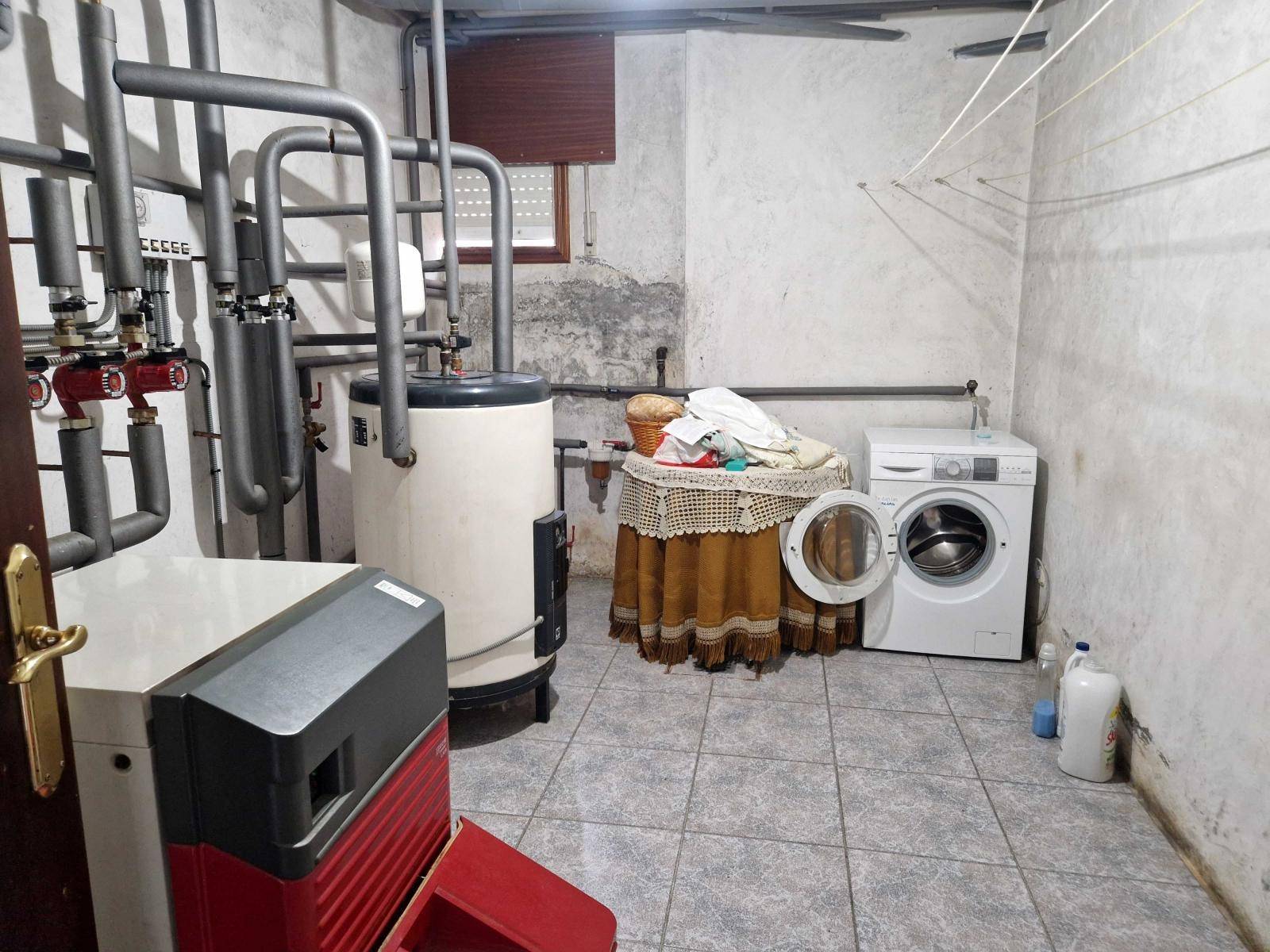 CASA INDEPENDIENTE CON TERRENO ZONA DE CALO, TEO