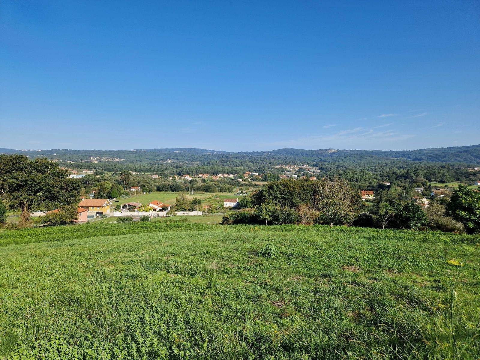 FINCA CON PRECIOSAS VISTAS EN BASTAVALES, BRION